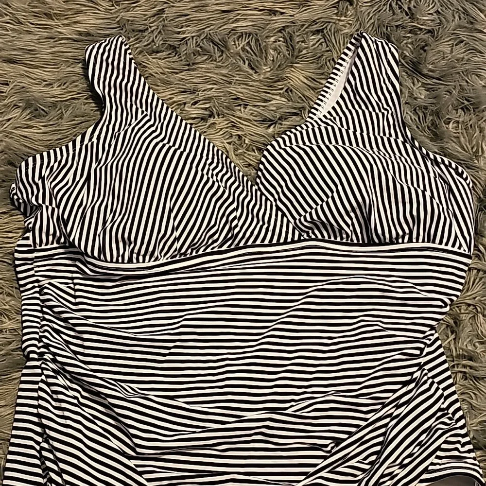 Womens black and white plus sz 3X (24w-26) Nwots!!!Embrace your curves - Picture 2 of 7